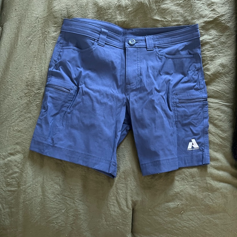 Eddie Bauer Navy Blue Shorts - Size 4 in Women 5 in